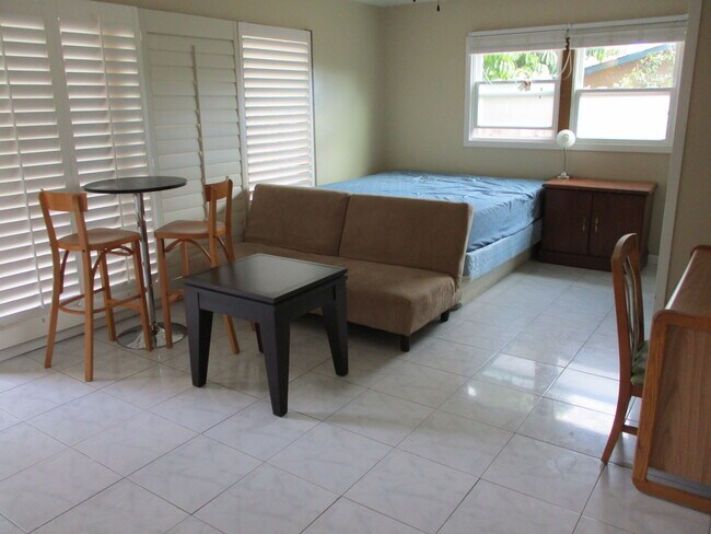 Building Photo - 4951 Campanile Dr