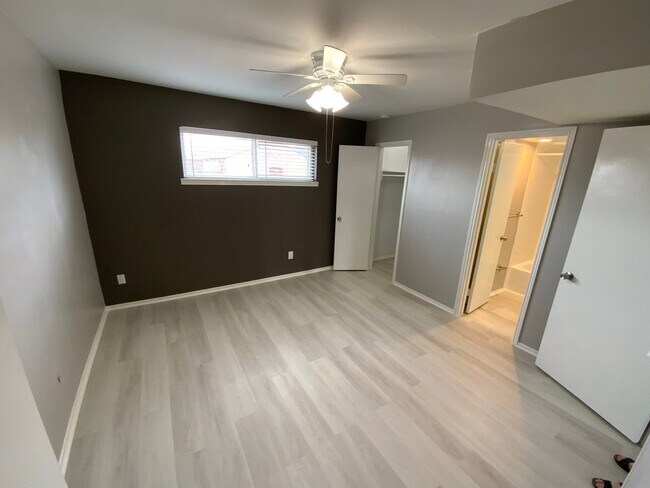 Building Photo - 6402 Del Monte Dr