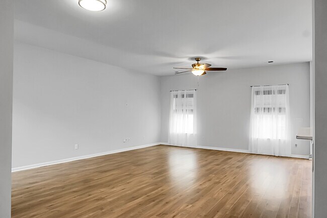 Building Photo - 210 Daniels Creek Cir