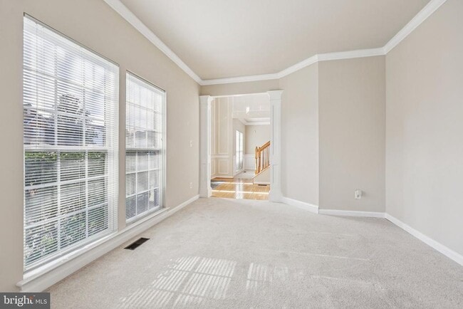 Building Photo - 2880 Myrtlewood Dr