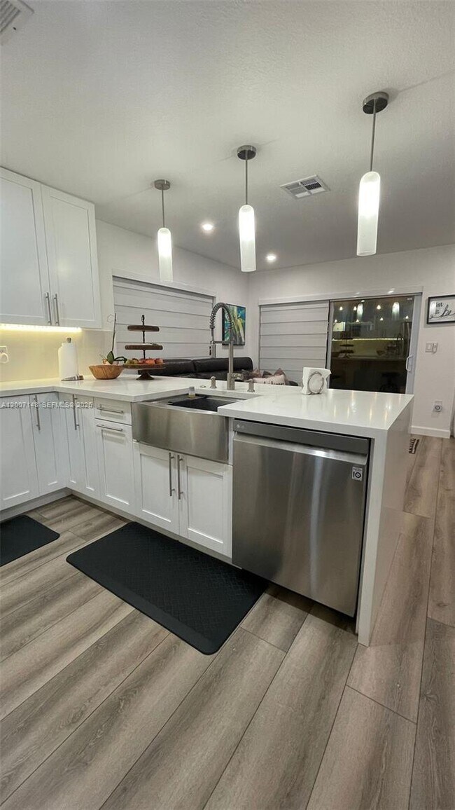 Building Photo - 1149 NW 126th Pl