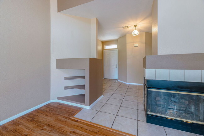 Building Photo - "Discover Comfort & Style: Spacious 3-Bedroom, 2-Bath Home in Las Vegas, NV!"