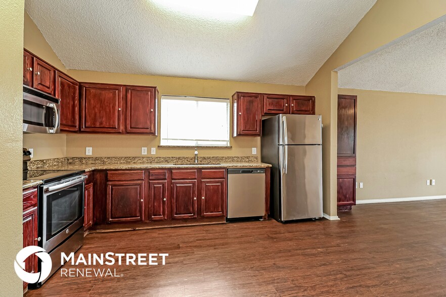 Building Photo - 10241 Pleasant Mound Dr