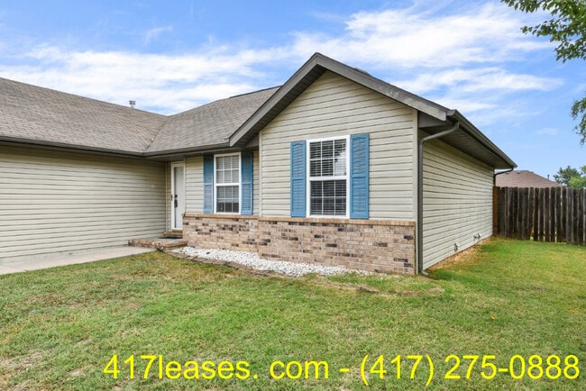 Building Photo - 834 S Duke Ave