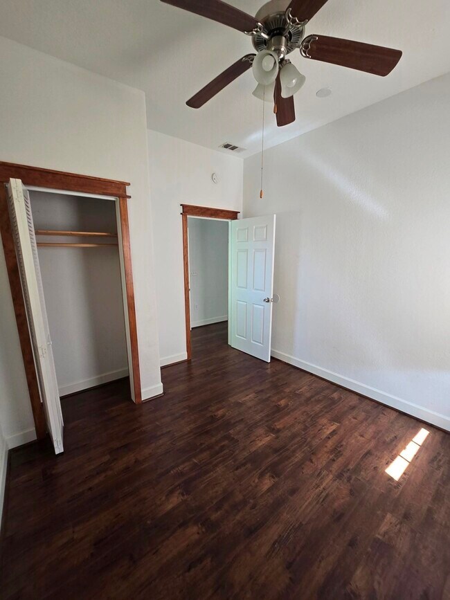 Building Photo - 4124 Avenue M 1/2