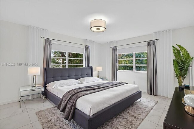 Building Photo - 1239 Mariposa Ave