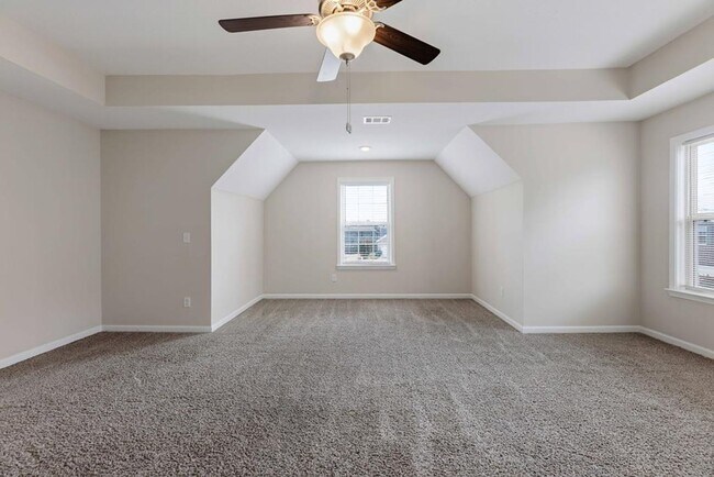 Building Photo - 112 White Oak Pl