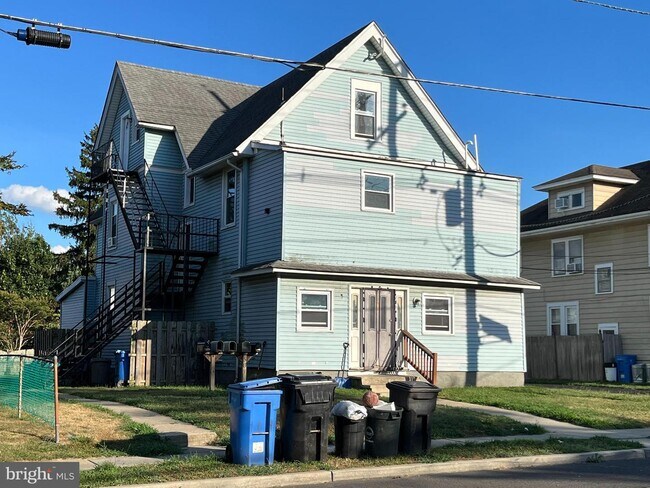 Building Photo - 5-507-AP5 Broadway