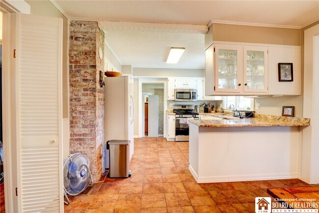 Building Photo - 47 Bentley Ave