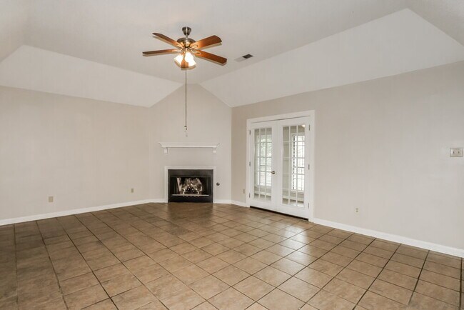 Building Photo - 5818 Southbend Ln