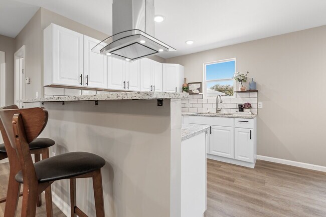 Building Photo - 1147 Inverness Dr