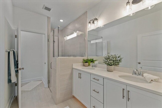 Building Photo - 5646 Native Oak Dr