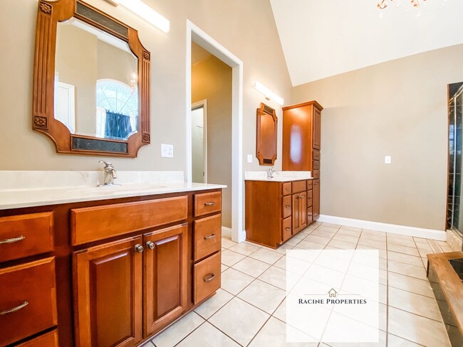 Building Photo - **Your Dream Home Awaits in This Exceptional Cul-de-Sac Retreat**