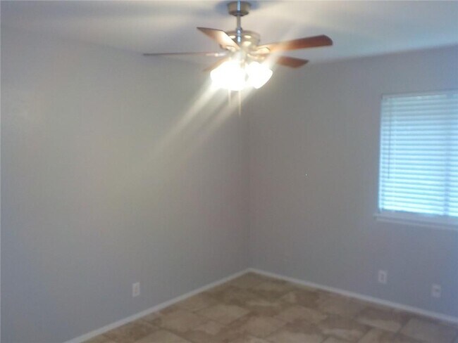 Building Photo - 11310 Walnut Ridge Dr