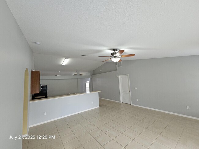 Building Photo - 2182 SW Idaho Ln