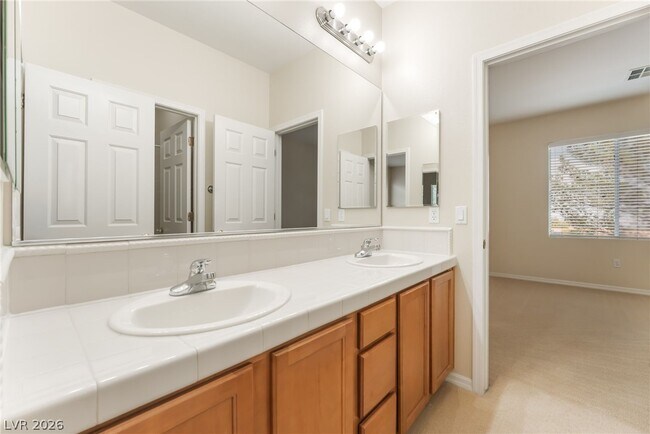 Building Photo - 224 Uccello Dr
