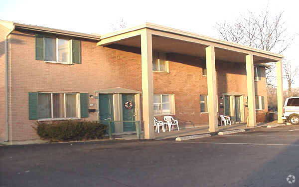 Building Photo - Shock Townhouses