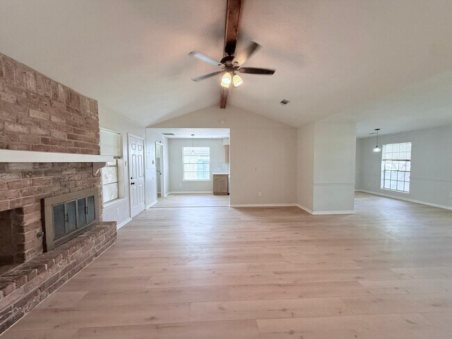 Building Photo - 11310 Sagewind Dr