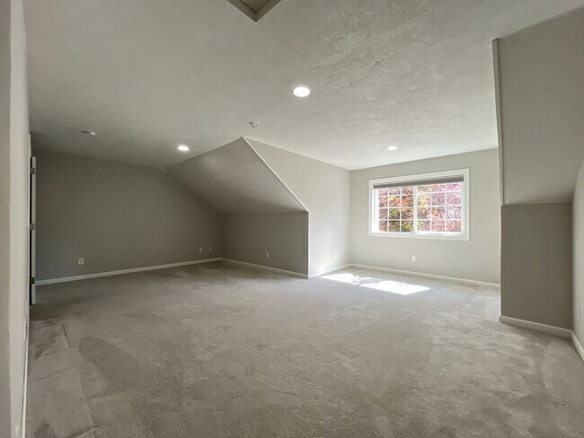 Building Photo - Beautifully Updated 3-Bedroom Cedar Mill Home with Chef's Kitchen, Huge Bonus Room and Private Ba...
