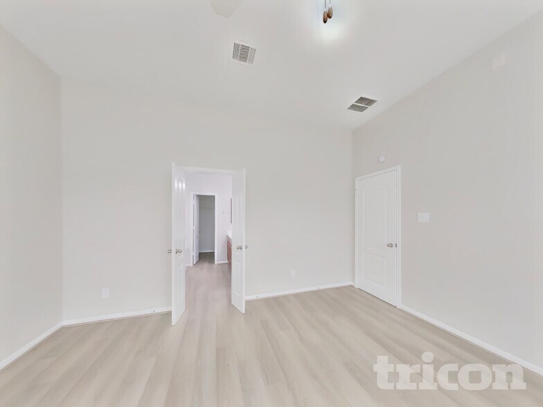 Building Photo - 6106 Carver Pines Dr