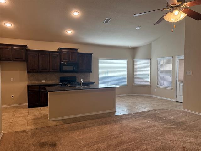 Building Photo - 2225 Windhaven Dr
