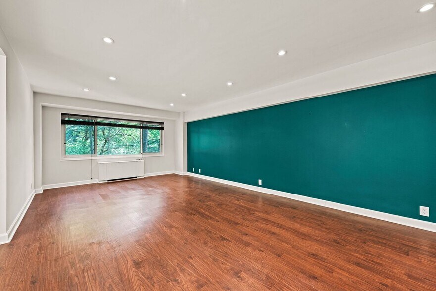 Building Photo - 4201 Cathedral Ave NW