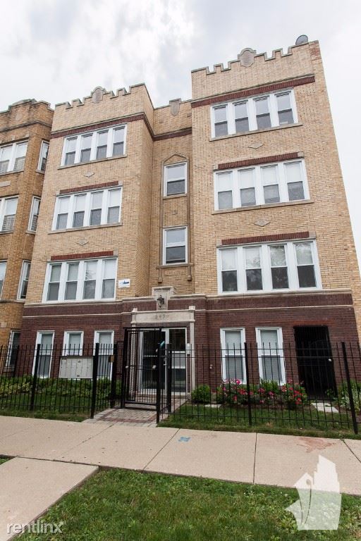 Primary Photo - 3639 W Shakespeare Ave