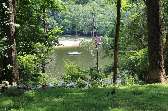 Building Photo - 920 Ridge Rd