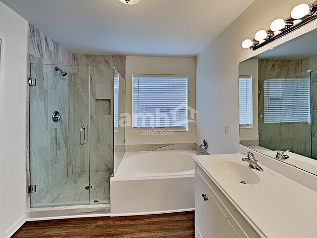 Building Photo - 23126 N Waterlake Dr