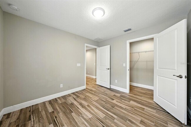 Building Photo - 446 Fahnstock St