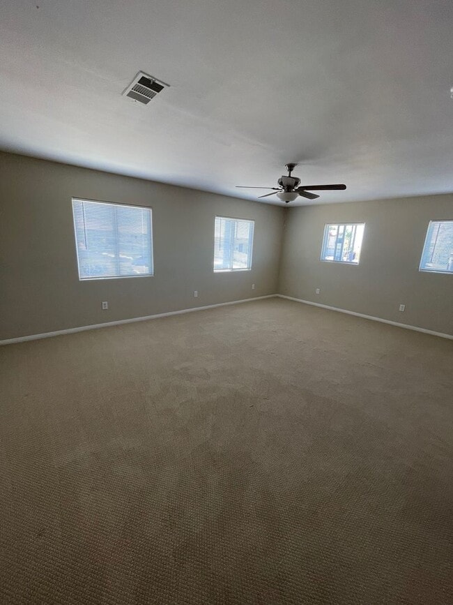 Building Photo - Spacious 4BR Cul-de-Sac Home with Large Backyard & Attached Garage