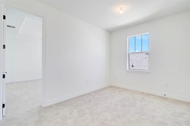 Building Photo - 10362 Northbrook Cir