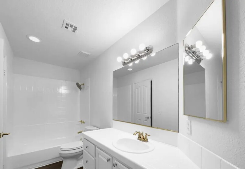 Building Photo - 7323 Ojai Dr