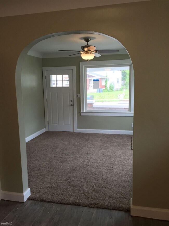 Building Photo - 3 br, 1 bath Duplex - 1637 Kalamazoo Ave S...