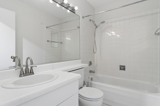 Building Photo - 431 S Dearborn St