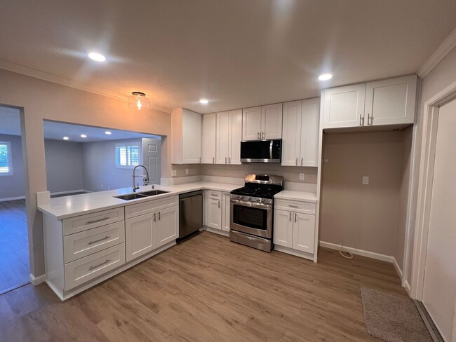 Building Photo - FULLY REMODELED 3+BR/2BA home in EL CAJON ...