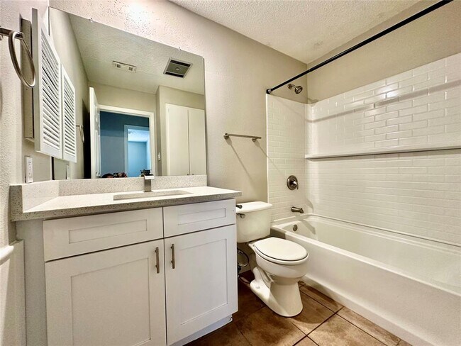 Building Photo - 12310 Willow Wild Dr
