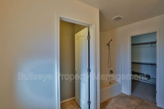 Building Photo - 2863 S Arroyo Ln