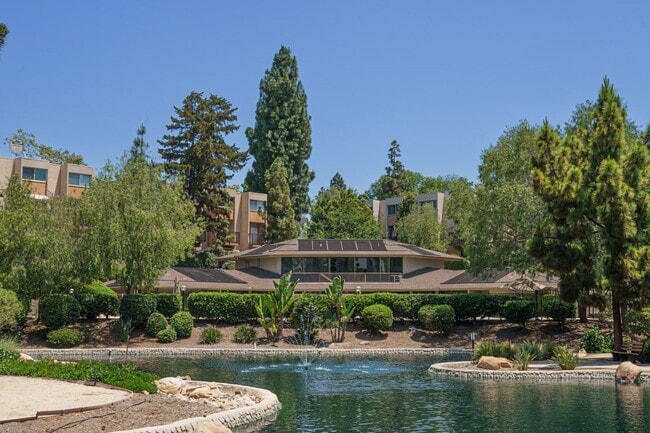 Building Photo - 1Bed/1Bath Single Story Condo in La Mesa w...