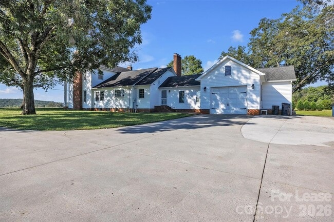 Building Photo - 462 Mock Mill Rd