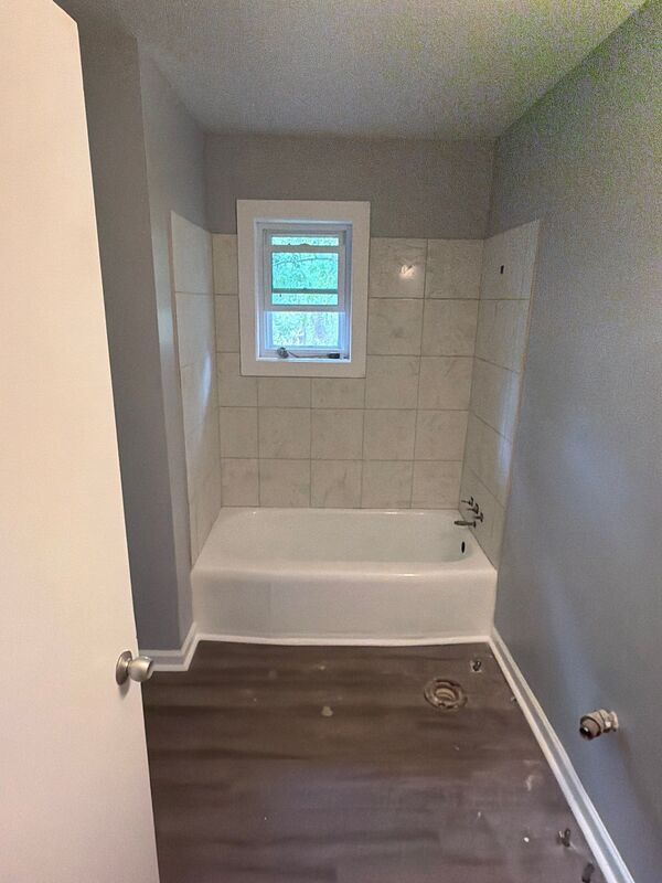 Building Photo - 415 Sylvan Trail