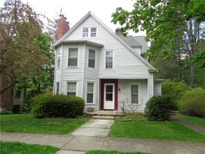 Building Photo - 17 E 5th St