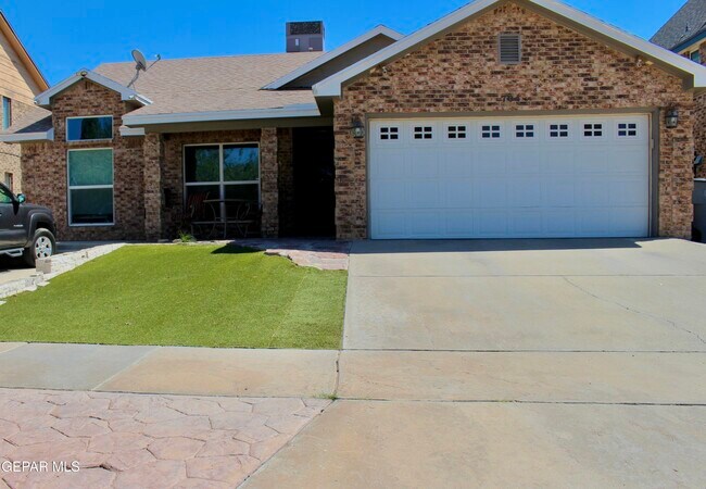 Building Photo - 704 Colchester Dr