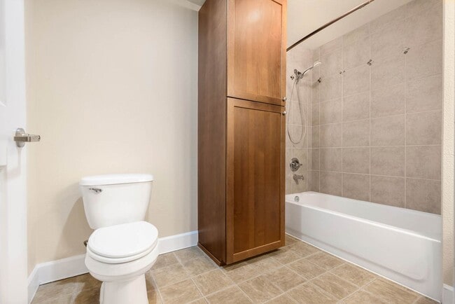 Building Photo - 300 N 130th St