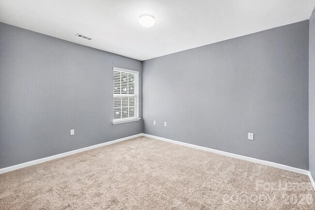 Building Photo - 4937 Broad Leaf Ct