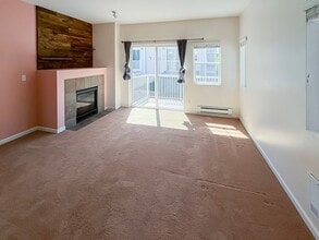 Building Photo - Beautiful North Creek Condo