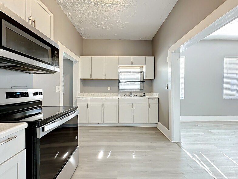 Building Photo - 1259 Hart St