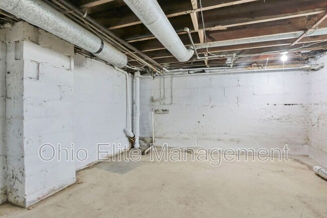 Building Photo - 47 N Hague Ave