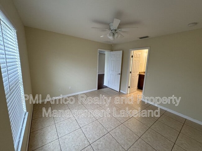 Building Photo - 972 Lake Lure Loop E