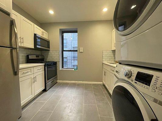 Primary Photo - 3 bedroom in BRONX NY 10457